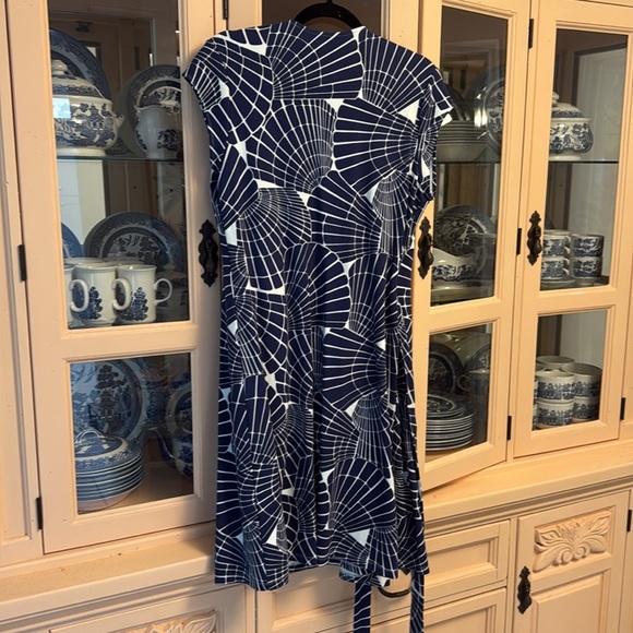 Tori Richard Honolulu Wrap Dress - Picture 10 of 12